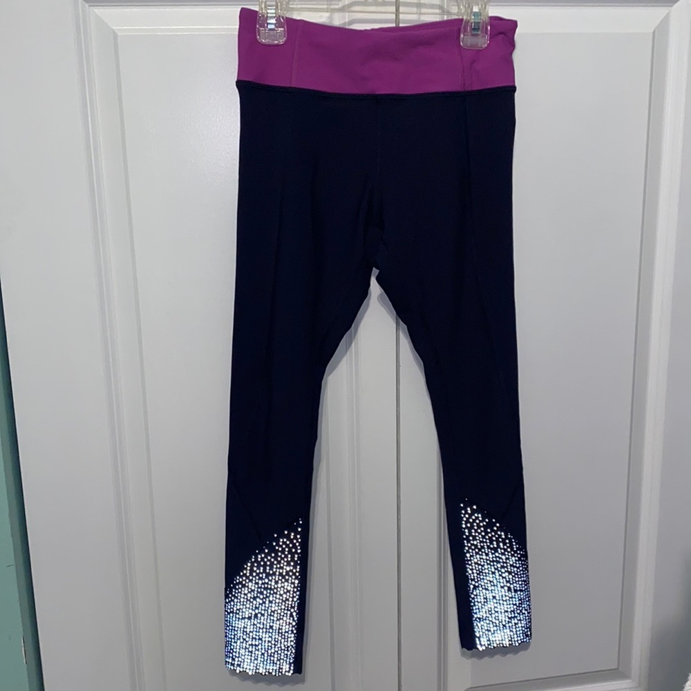 SOLD lululemon women’s cropped leggings size 4